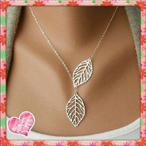 Elegant silver double leaf necklace