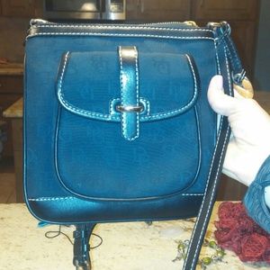 Dooney & Bourke Mail carrier