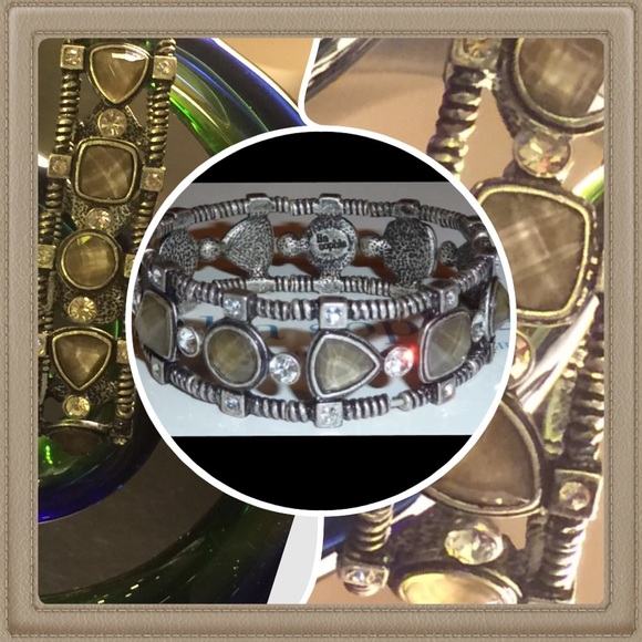 Sold! - Picture 3 of 4