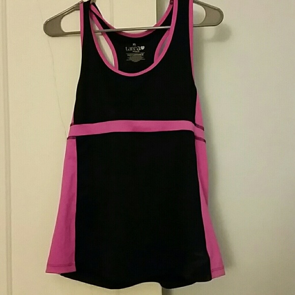 Athletic top, built in sprts bra
