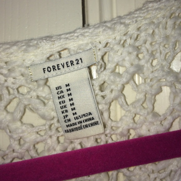 crotchet crop top - Picture 3 of 3