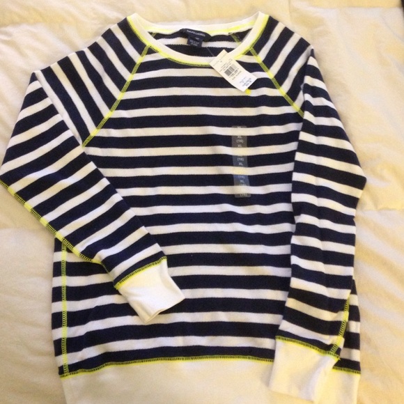 Ralph Lauren sweater. Sixe XL but a children's