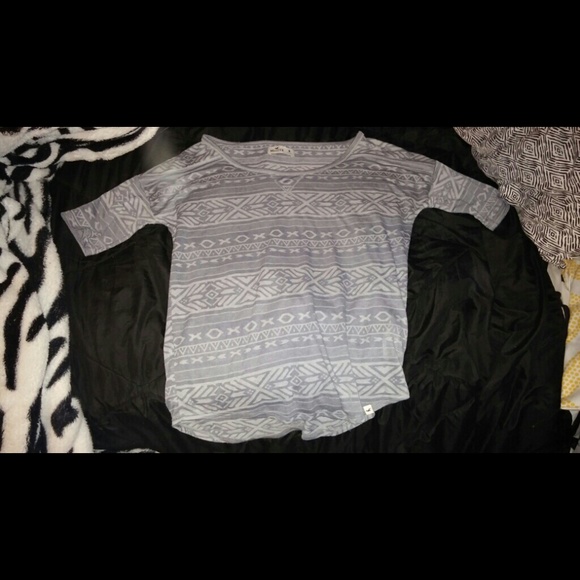 Aztec Hollister tee
