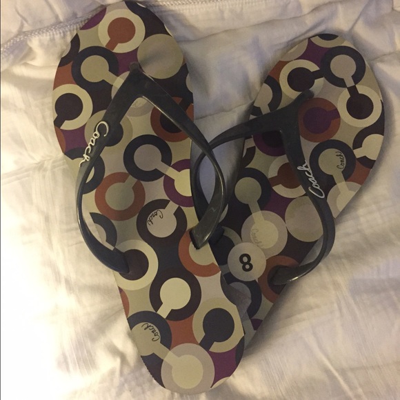 Coach flips flops✨