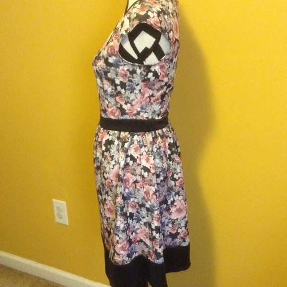 Nwot xhilaration Floral dress sz. M new!! SOLD - Picture 2 of 4