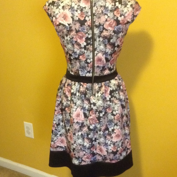 Nwot xhilaration Floral dress sz. M new!! SOLD - Picture 3 of 4