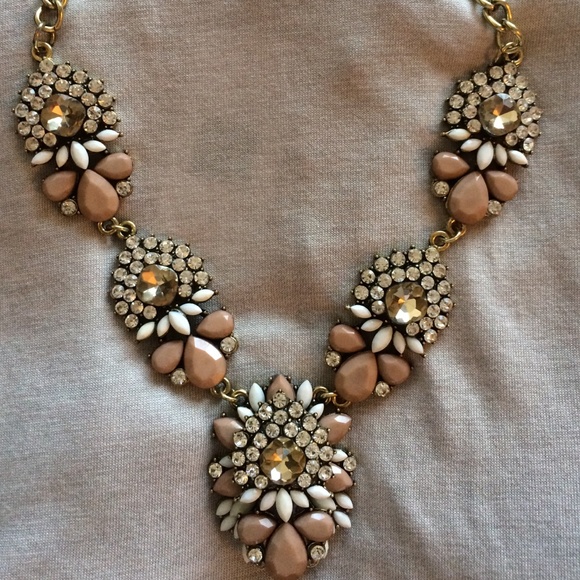 🚫SOLD🚫Statement necklace - Picture 2 of 2