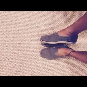 Grey toms (kids 5.5 women about a 7)