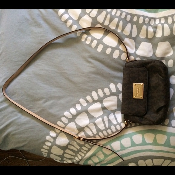 Michel kors cross body bag