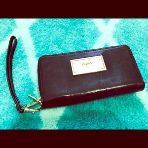 FLASH SALE 🎉DKNY Wallet