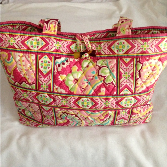 Beautiful Vera Bradley tote