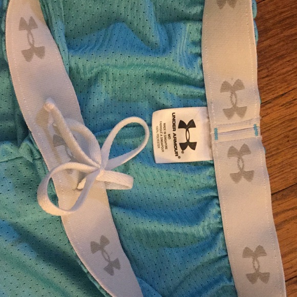 UA knit short - Picture 3 of 4