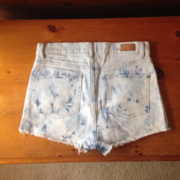 Garage Acid Wash Denim shorts - Picture 2 of 3