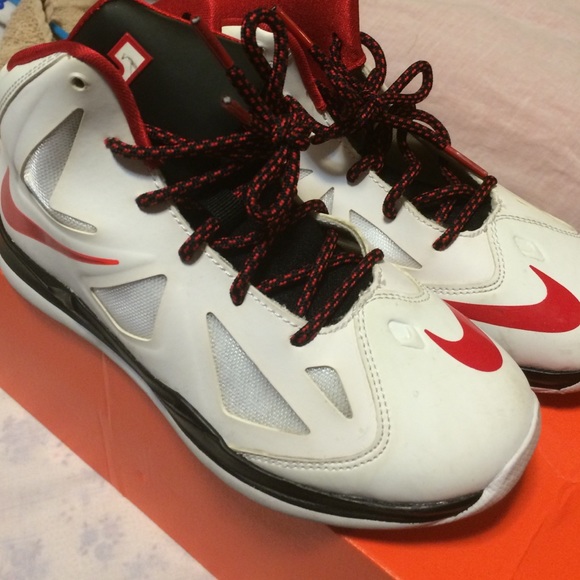 Playoff Lebron XI Size 3