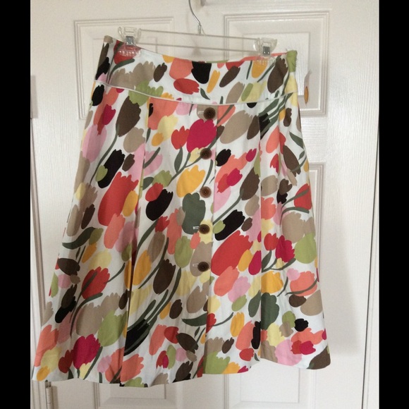 🌺 Beautiful New Talbots Floral Skirt 🌺