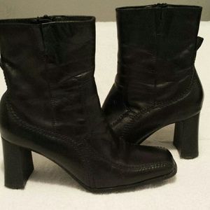 Ankle boots 8.5