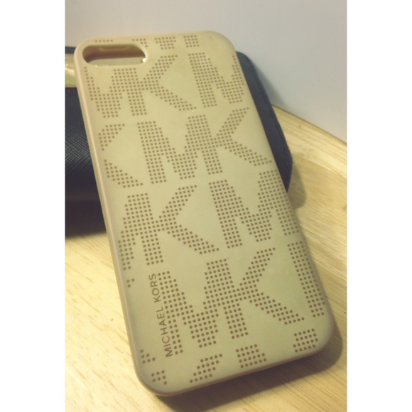 Michael Kors Accessories - michael kors iphone 5/5s case