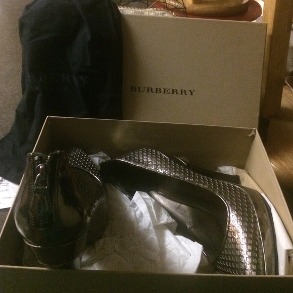 Burberry shoes