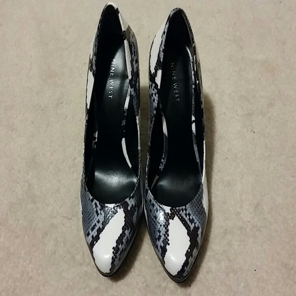 Brand new Nine West pumps in the box