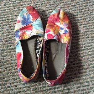 Floral toms! REDUCED PRICE