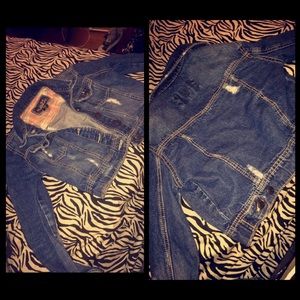 Dark Denim Distressed Jacket 😍 .. size : small