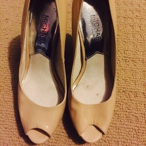 Nude Michael Kors Pumps
