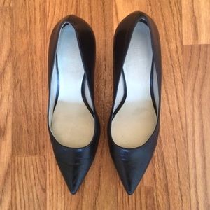Nine West 3.5 inch black pumps