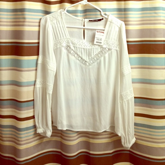 REDUCED Long Sleeved white flowy top with details