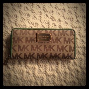 Signature Zip-Around Continental Wallet