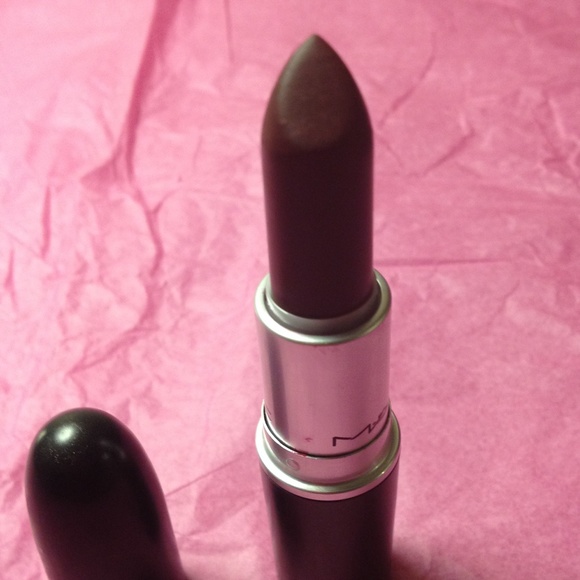 MAC talk that talk lipstick and Riri woo