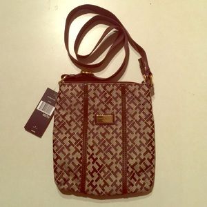 🚫SOLD in Bundle🚫 Tommy Hilfiger Crossbody