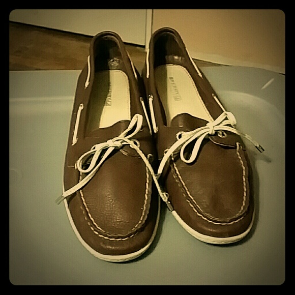 Brown leather Sperry's