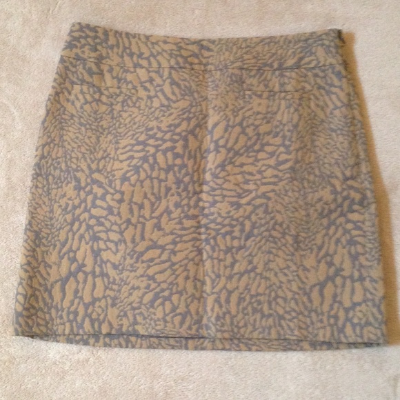 LOFT printed beige and gray skirt - Picture 3 of 4