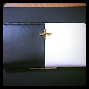 Pour la Voctoire wallet