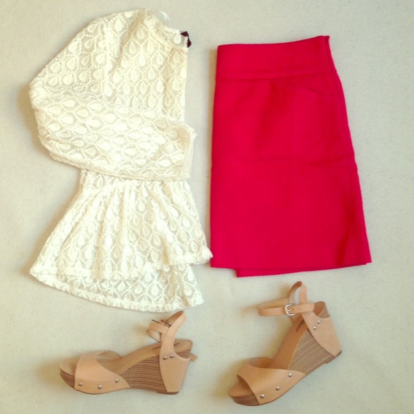 LOFT bright pink cotton skirt