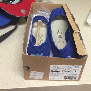 Brandnew toms with tag