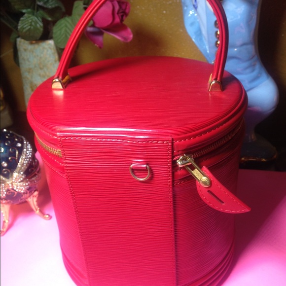 Louis Vuitton Epi Leather Bucket make-up case