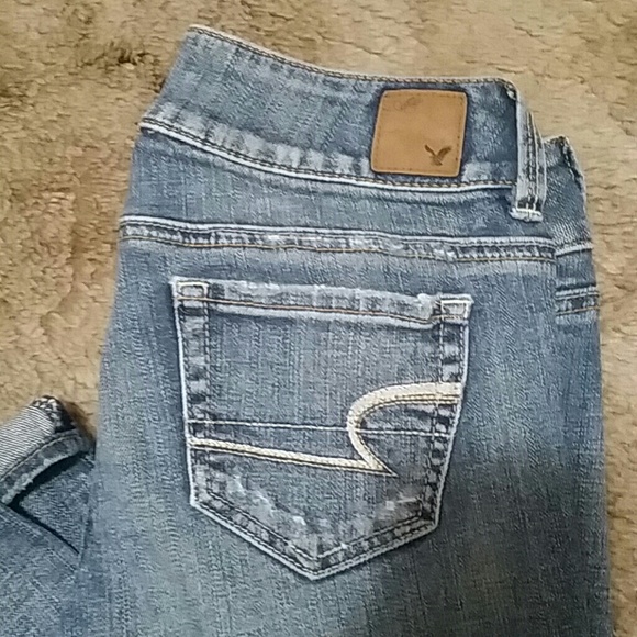 American Eagle Light Wash Capris - Picture 2 of 4