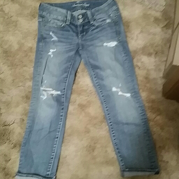 American Eagle Light Wash Capris - Picture 3 of 4