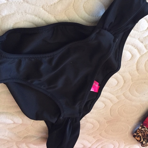 Bikini bottoms
