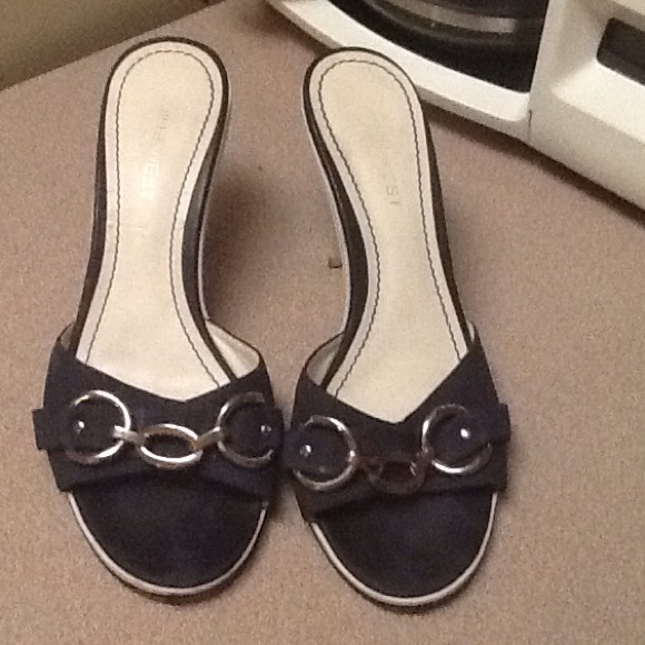 Leather shoes