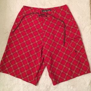 Men's size 28 NWOT Oakley Board Shorts Swim Trunks