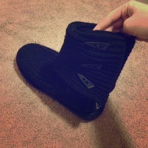 Bear paw knit boots