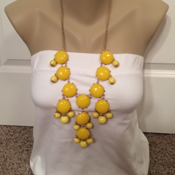 Jcrew knockoff bubble necklace, yellow never worn.