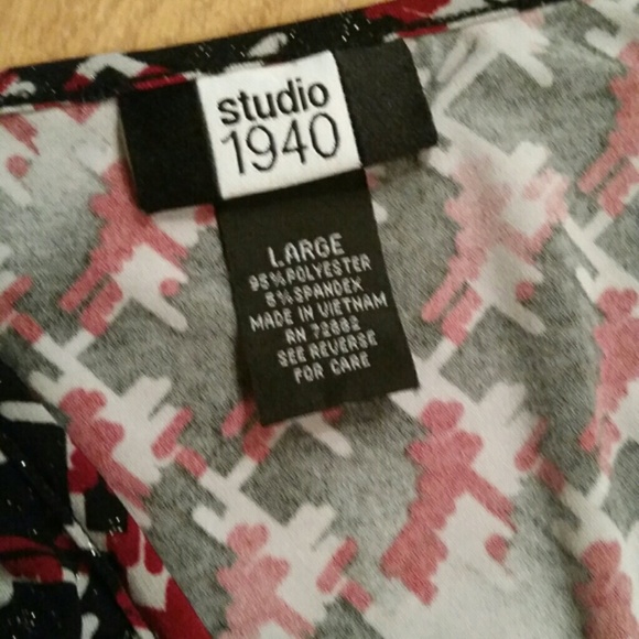 Ladies top - Picture 3 of 4