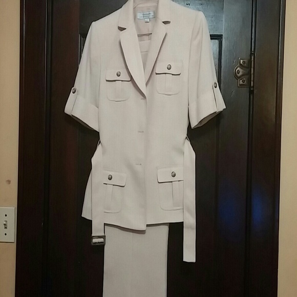 Tahari Short Sleeve Suit