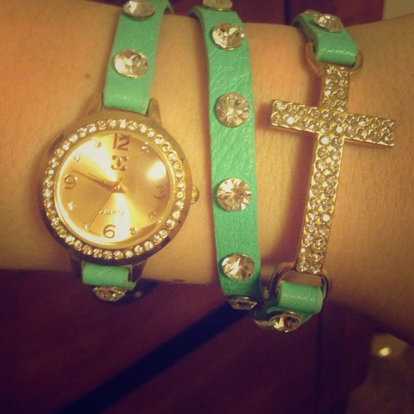 Seafoam double wrap watch.