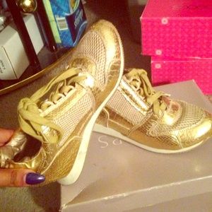 Gold tennis wedges