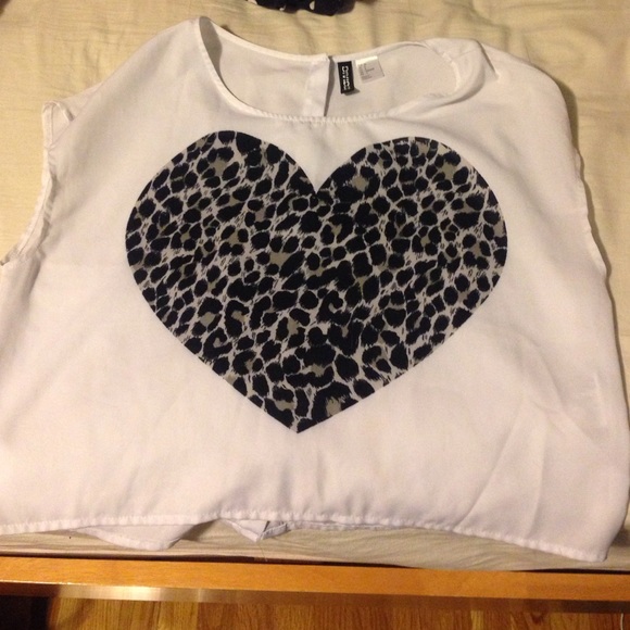 White and black H&M heart t-shirt