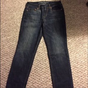 Hi-Rise American Eagle Jeans Size 8